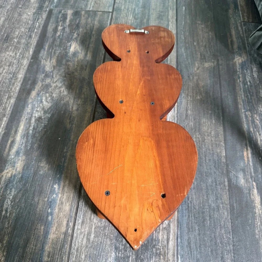 Vintage Heart‎ Wood Wall Trinket Shelf 20